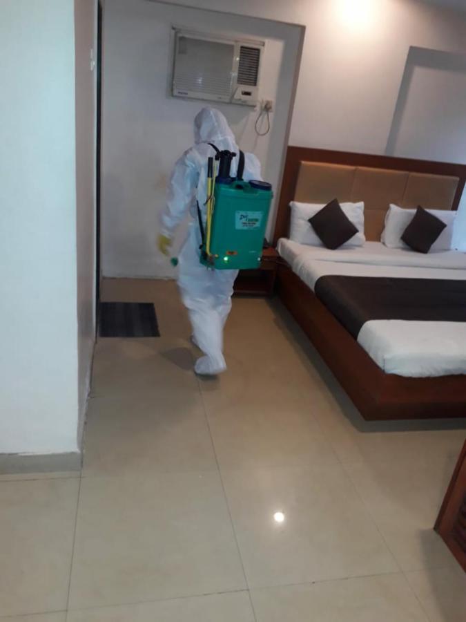 Lucky Hotel Goregaon Mumbai Exterior foto