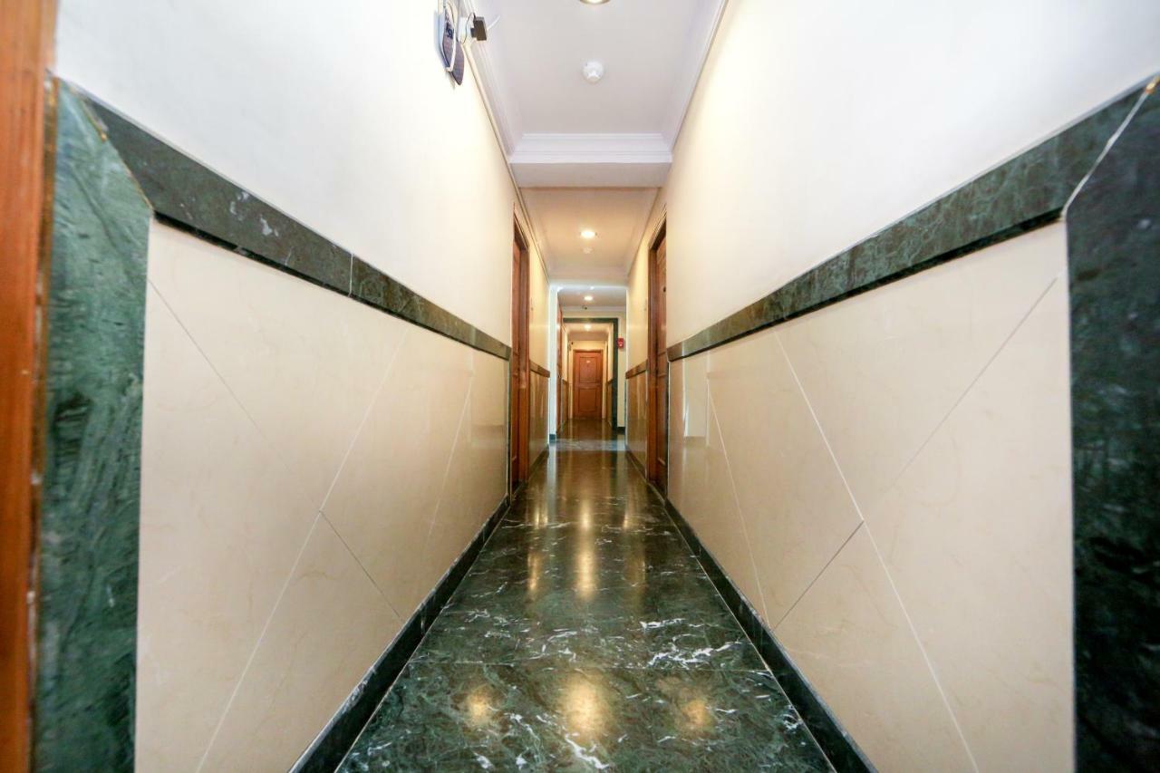 Lucky Hotel Goregaon Mumbai Exterior foto