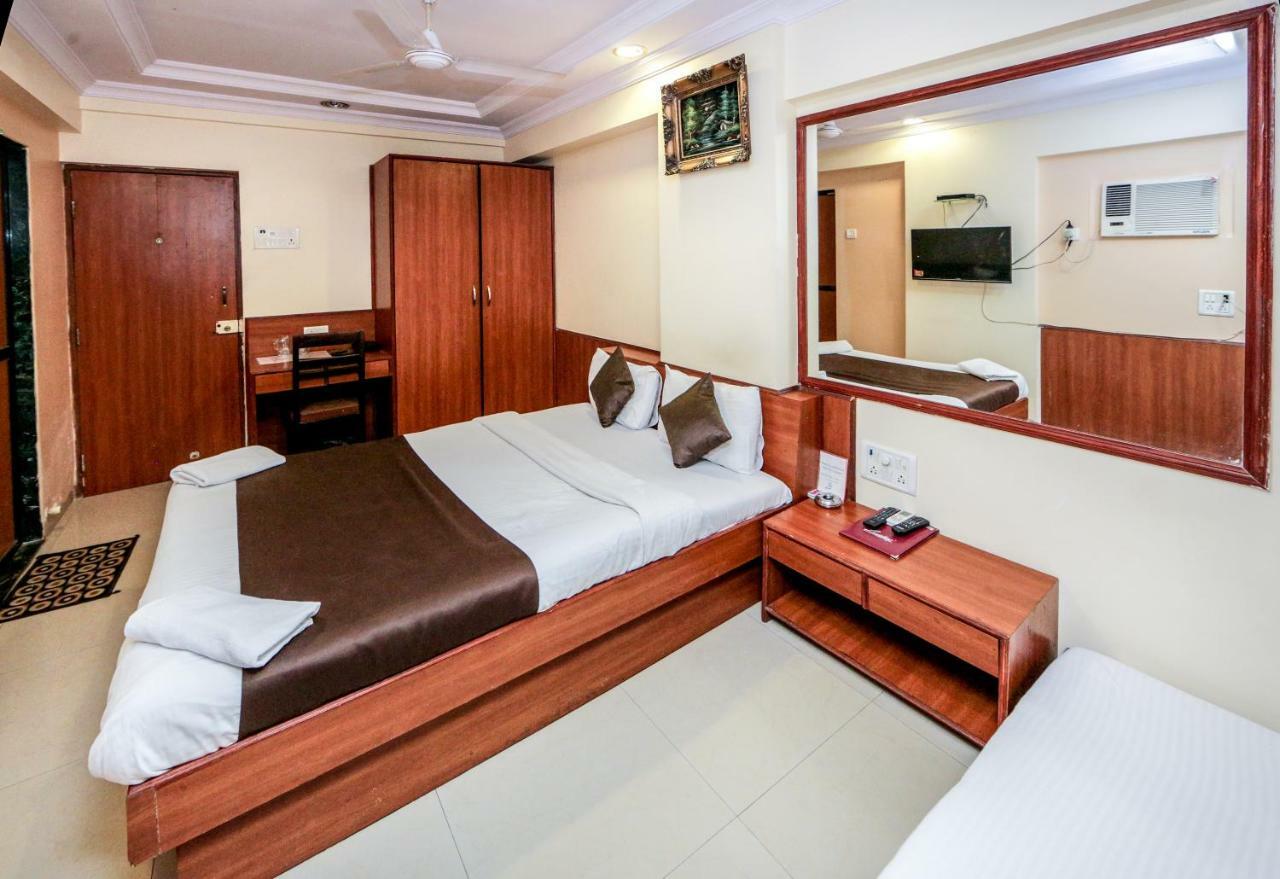 Lucky Hotel Goregaon Mumbai Exterior foto