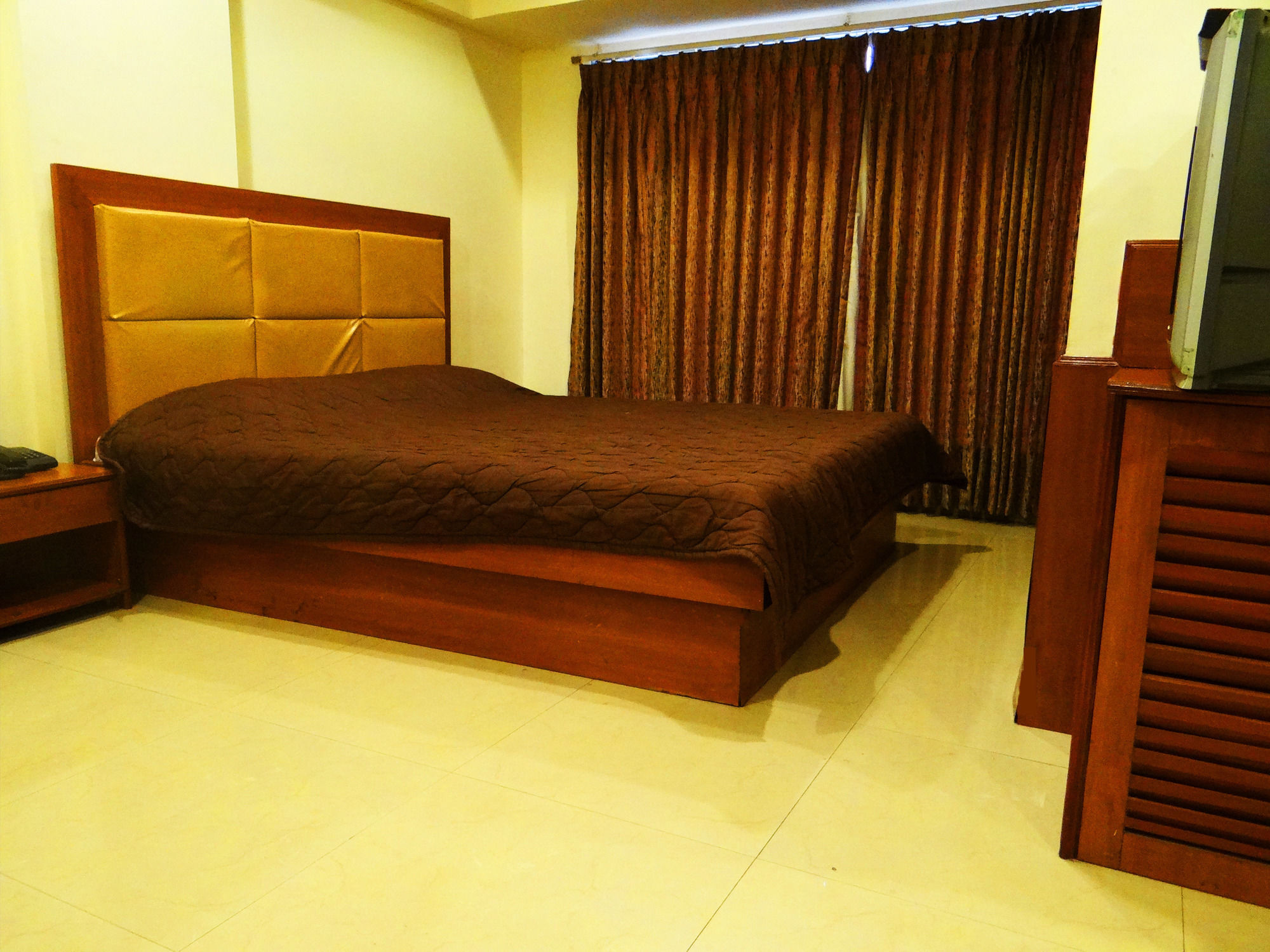 Lucky Hotel Goregaon Mumbai Exterior foto